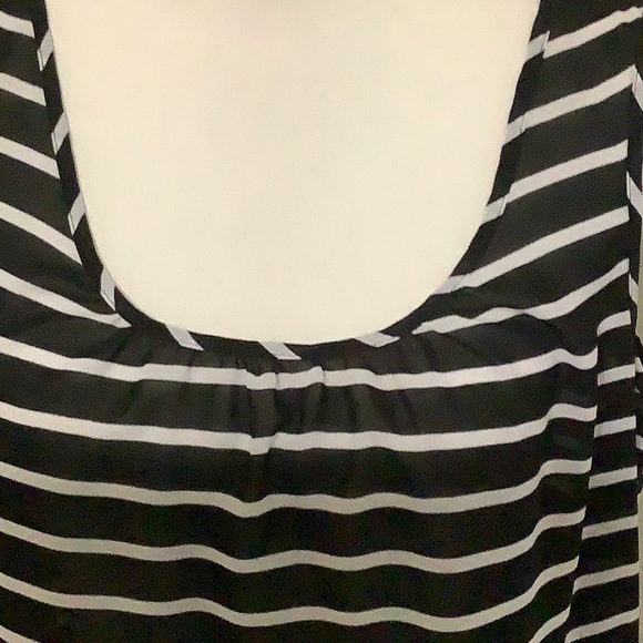 🦋A.N.A size Large sleeveless sheer scoop neck top - Picture 2 of 8